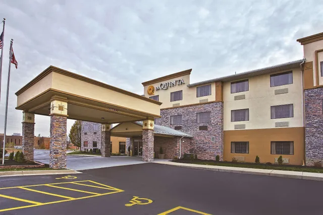 La Quinta Inn & Suites by Wyndham Fairborn Wright-Patterson