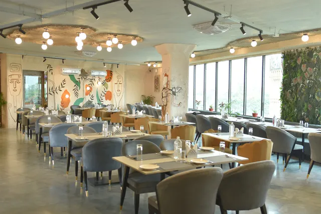 Karlaa - Pure Veg | Restaurent & Cafe