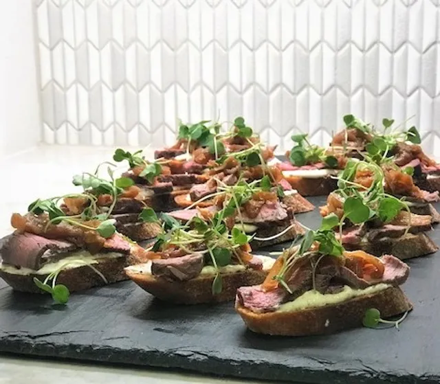 Wandering Table Catering