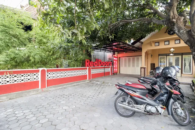 RedDoorz Hostel near Alun Alun Selatan Jogja