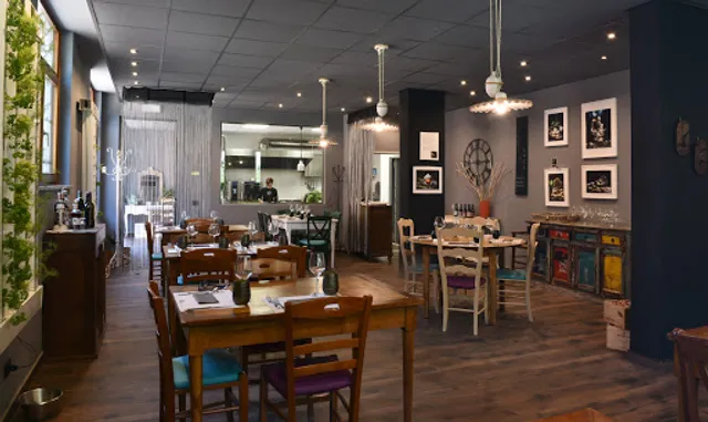 ANTICA CARTIERA - Trattoria moderna con cucina tradizionale e creativa.