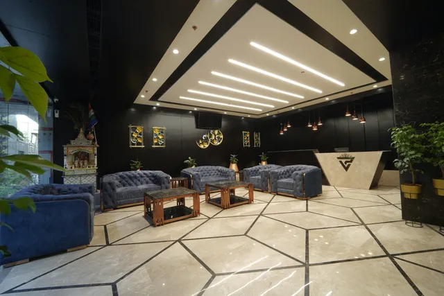 HOTEL VIVAN PINNACLE