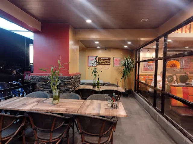 Shakey's Pizza Parlor