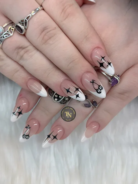 Town Nail & Skin Salon At 336 Newbury St