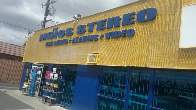 Meños Stereo