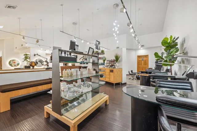 Peles Salon Johnstown