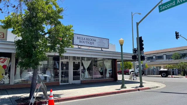 BELLA BLOOM QUINCEAÑERA BOUTIQUE comunion bautizo