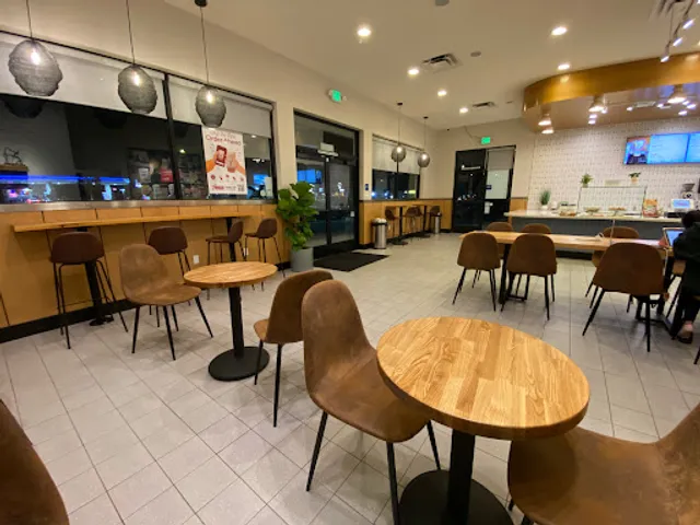 7 Leaves Cafe Harbor & Edinger