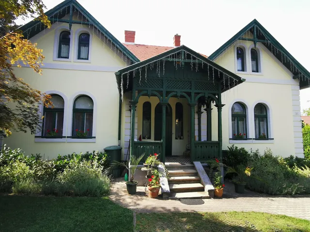 Két Lotti Villa - Gyógypanzió