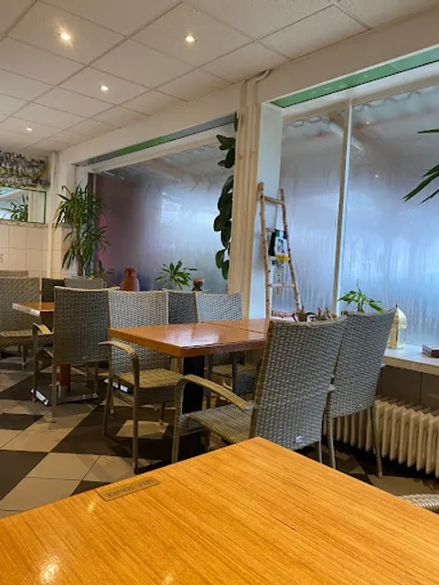 Haifa Manakish, Humus and more