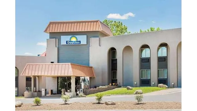 Days Inn by Wyndham West Des Moines