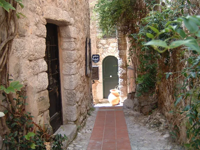La suite du village d'Eze