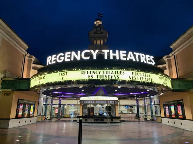 Regency Calabasas Commons