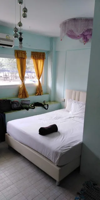 Cha-am Seaside Hotel