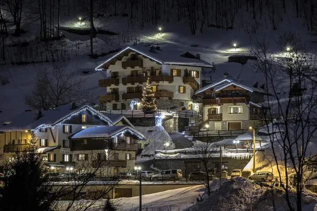 Residence Fior Di Roccia S.N.C. Di De Stefani Stef Snc