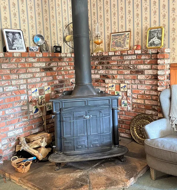 Gold Mountain Manor Bed and Breakfast