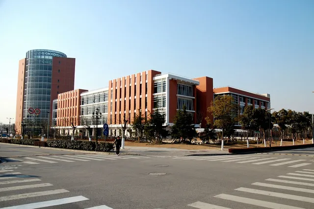 Shanghai Jiaotong University Minhang Campus New Library