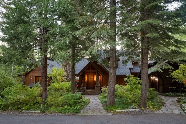 Homewood Lakefront by Avantstay Private Beach & Lake Access + Views!