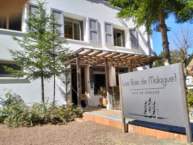 Les Bois de Malaguet- Gîte de groupe en pleine nature avec salle de réception, séminaire, randonnées en Haute-Loire, Auvergne