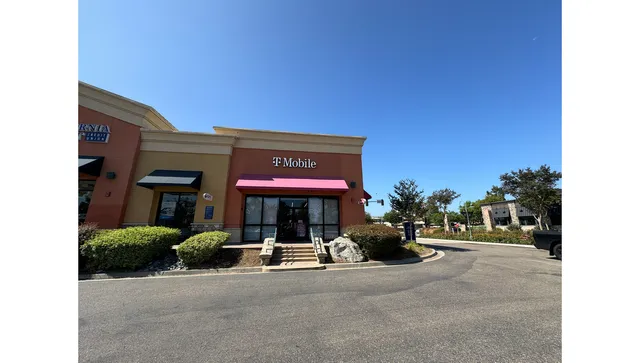 T-Mobile Experience Store