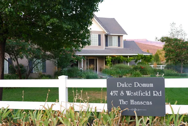 Dulce Domum Bed and Breakfast