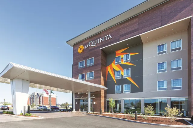 La Quinta Inn & Suites by Wyndham Terre Haute