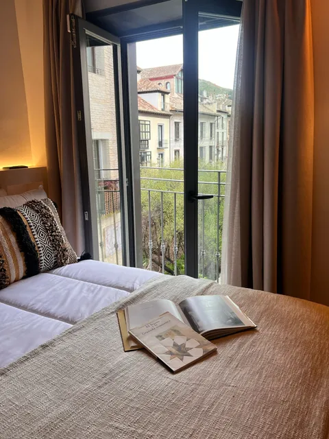 HOMES COLLECTION LAS AMIRAS