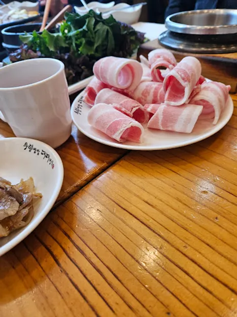 시골우렁이쌈밥