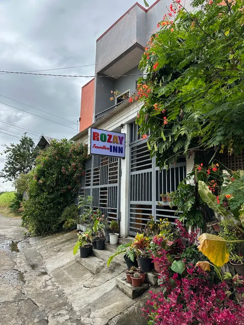 Rozay Travellers Inn