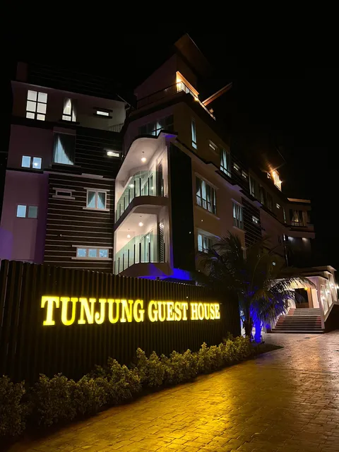 Tunjung Guest House