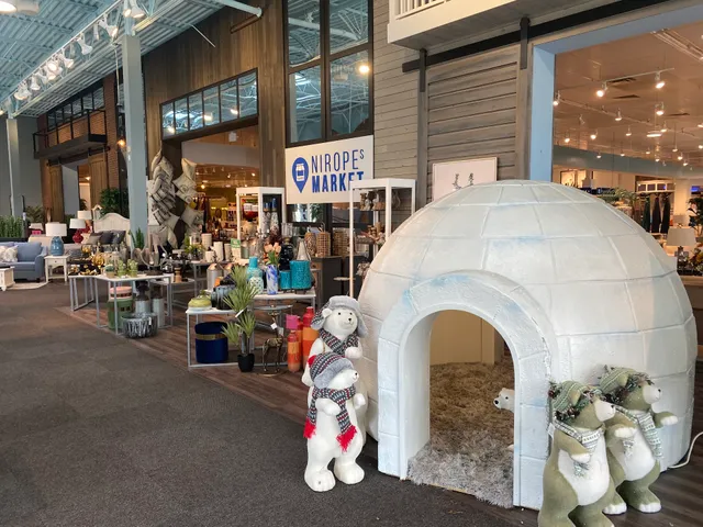 Cardi's Furniture & Mattresses