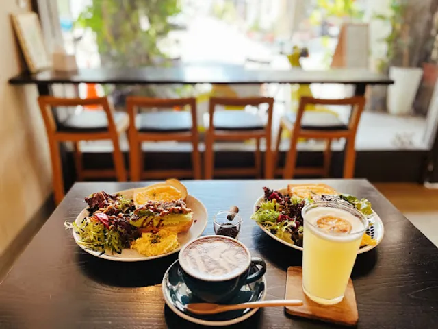 CALL HE 打給他咖啡