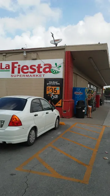 Los Jefes Restaurant Supply and Supermercado