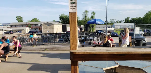 Grove Inn Bar & Grill