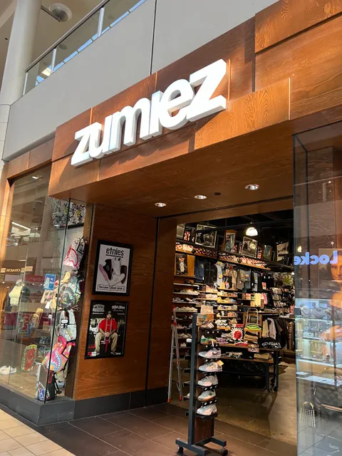 Zumiez