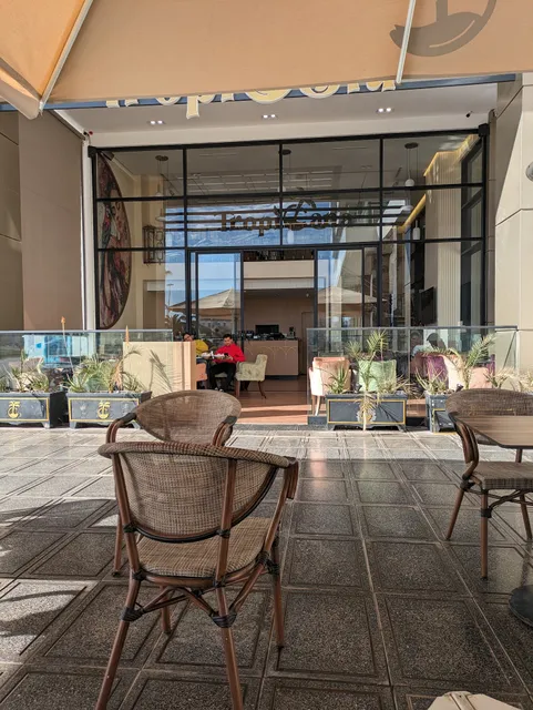 Tropicana : Café & Restaurant