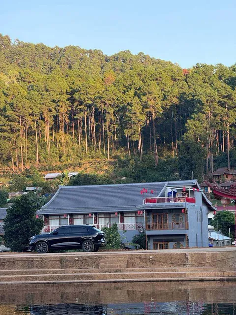 หว่อจ้ายรักไทย