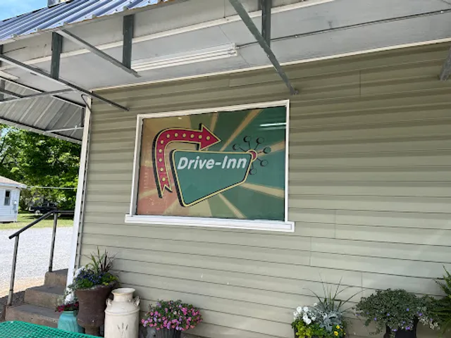 Mac's Drive-Inn