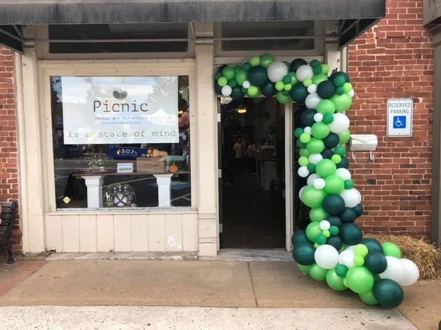 Picnic Market and Tasting Room