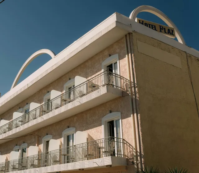 Plaz Hotel