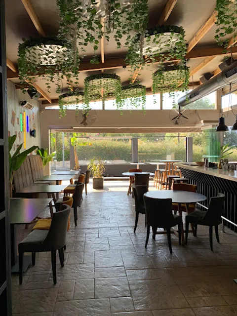 77 Burgers & cocktail Bar