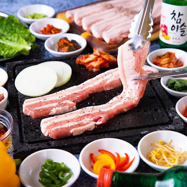 ニャムニャムニャム 草津駅前店