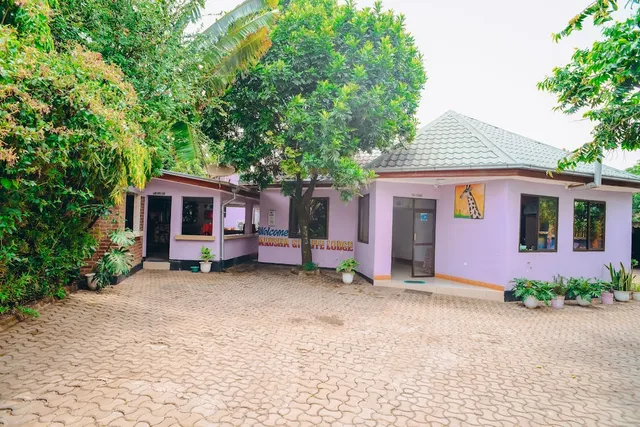 Arusha Giraffe Lodge