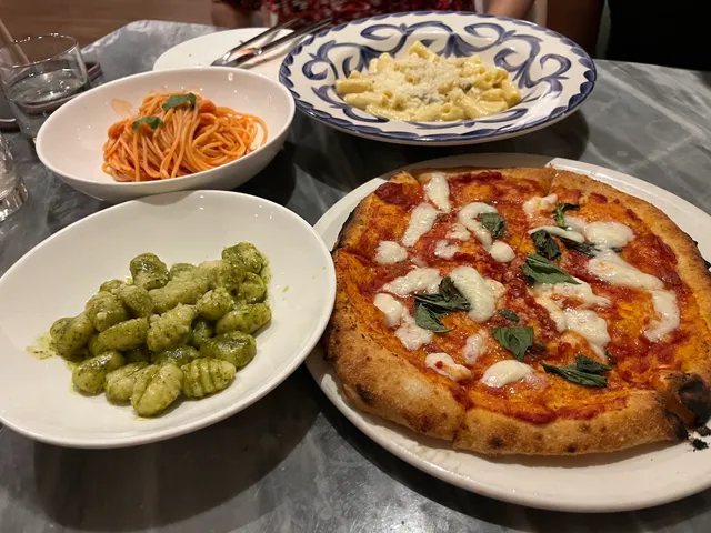 La Pizza & La Pasta