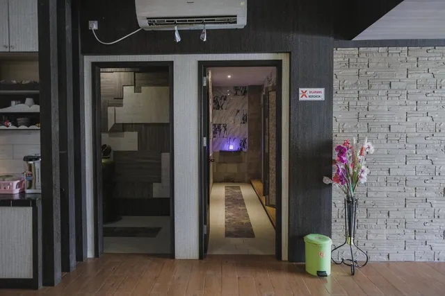 RedDoorz Plus Near Gold Coast Ferry Terminal Batam