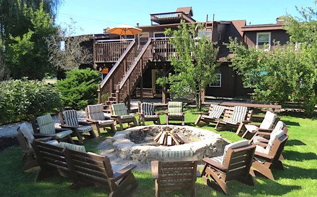 Lighthouse Lodge on Lake Erie Shores & Islands