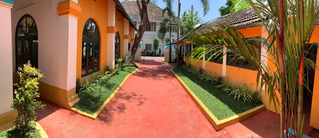 Elphinstone Residency