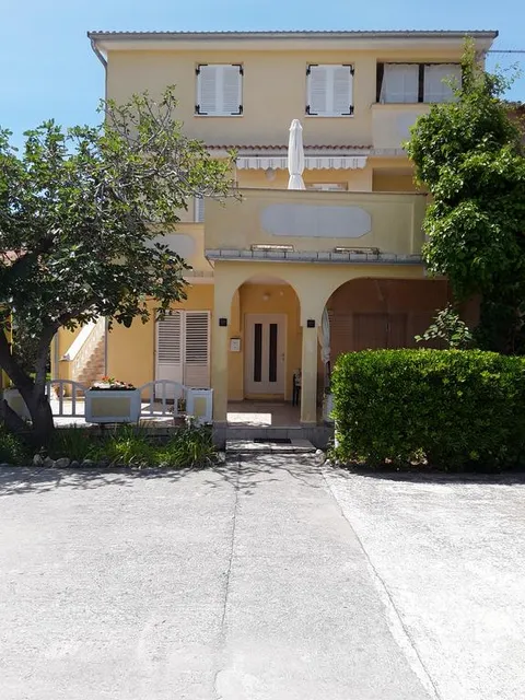 Apartments and rooms Markovski