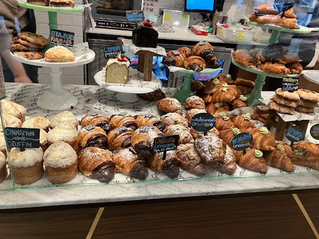 Wake N Bakery Chicago Downtown