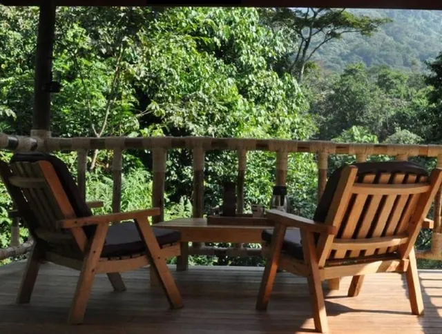 Equator Snow Geo Lodge